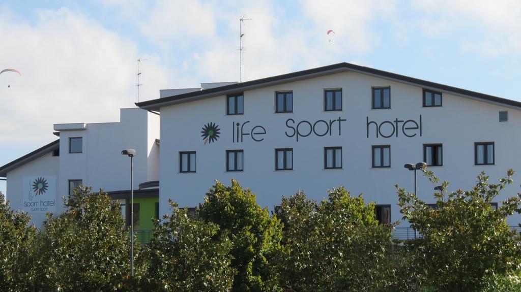 Mentana Life Sport Hotel المظهر الخارجي الصورة